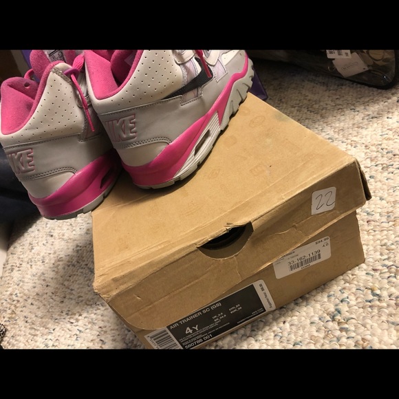 Nike’s - Picture 4 of 4